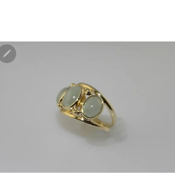 14kt GOLD 3 stone Jade Ring ..So Pretty - Picture 3 of 8